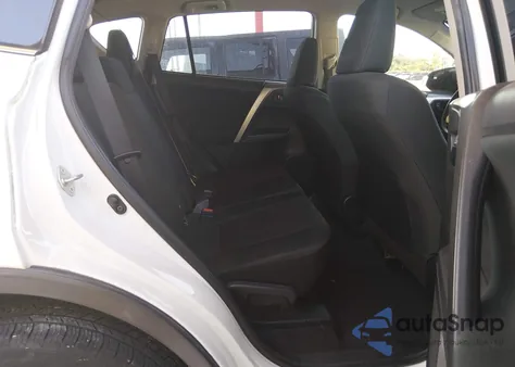 2018 Toyota Rav4 Le z USA, uszkodzony, nr VIN JTMZFREV0JJ731506